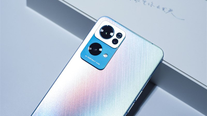 OPPO Reno7 Pro thiết kế độc đ&aacute;o, bắt mắt